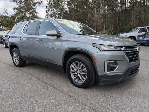Certified 2023 Chevrolet Traverse LT image 2