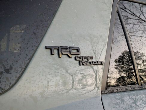 Certified 2022 Toyota 4Runner TRD Off-Road Premium image 8