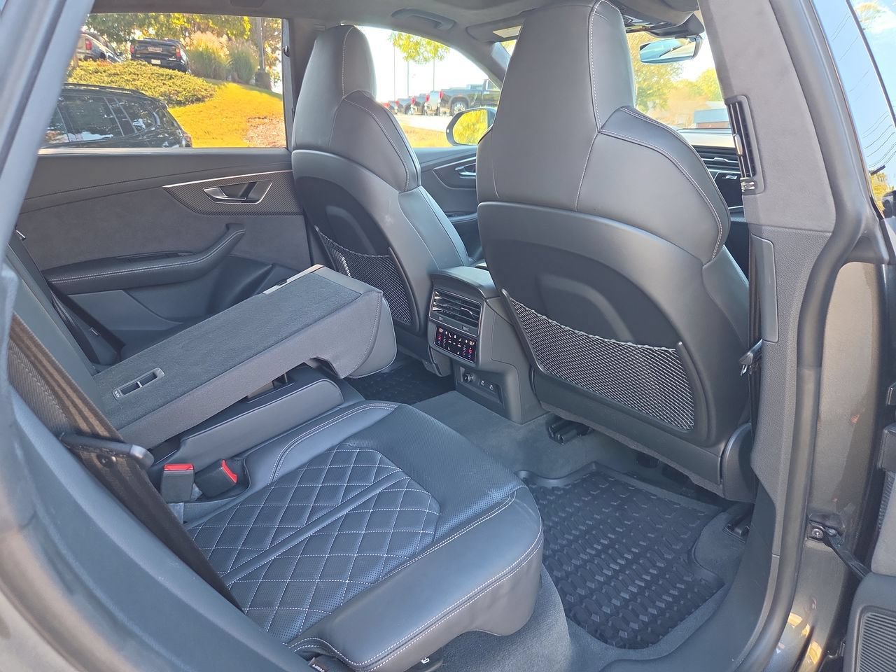 Used 2024 Audi SQ8 Prestige w/ Prestige Package AWD/4WD image 28