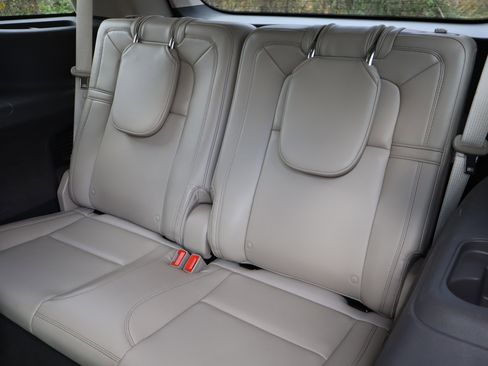 Used 2020 Lincoln Aviator Reserve image 36