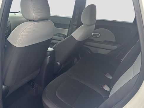 Used 2016 Kia Soul FWD image 13