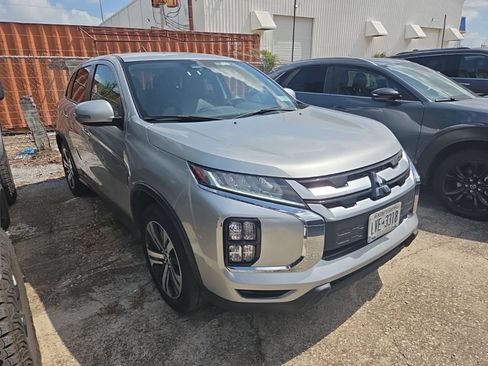 Used 2025 Mitsubishi Outlander Sport SE AWD/4WD image 3