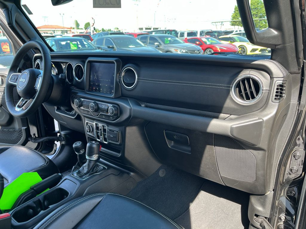 Used 2023 Jeep Wrangler Unlimited Sahara AWD/4WD image 44