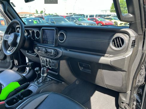 Used 2023 Jeep Wrangler Unlimited Sahara AWD/4WD image 44
