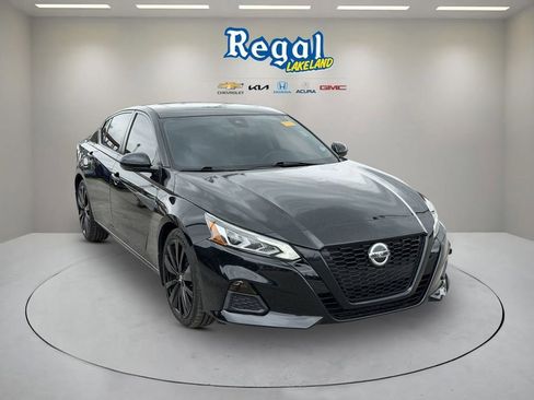 Used 2021 Nissan Altima 2.5 SR w/ SR Premium Package FWD image 1