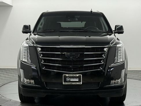 Used 2020 Cadillac Escalade Luxury w/ Escalade Sport Edition image 3
