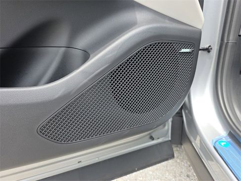 New 2025 Hyundai Tucson Limited image 18