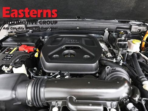 Used 2025 Jeep Wrangler Unlimited Sahara image 7