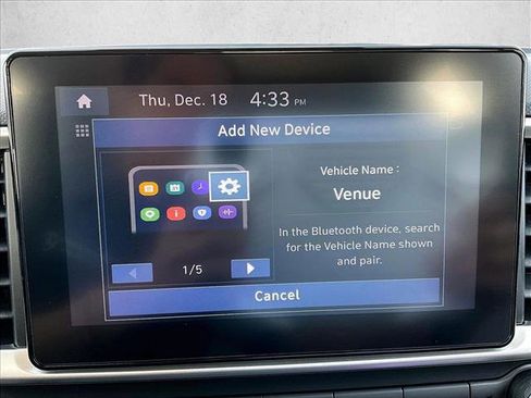 Used 2024 Hyundai Venue SEL image 24