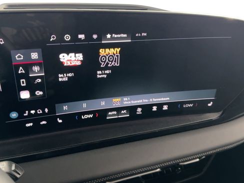 Certified 2025 Audi Q6 e-tron Premium w/ Convenience Package image 23