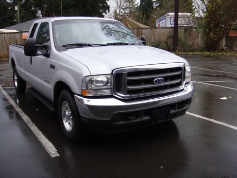 Used 2004 Ford F250 XL image 4