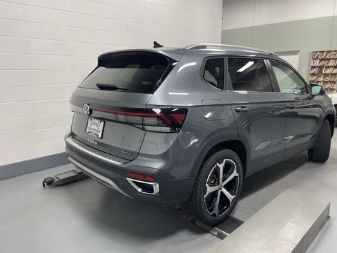 New 2025 Volkswagen Taos SEL image 2