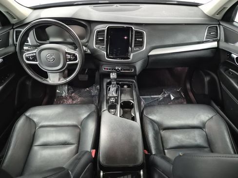 Used 2022 Volvo XC90 T5 Momentum w/ Climate Package image 12