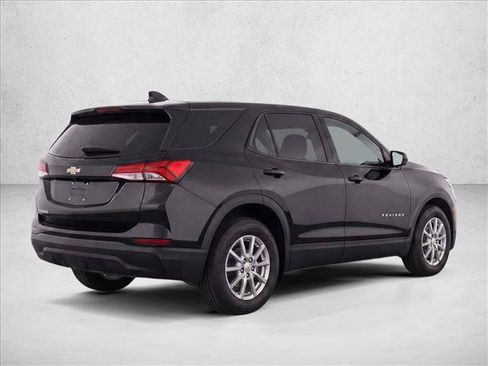 Used 2023 Chevrolet Equinox LS FWD image 7