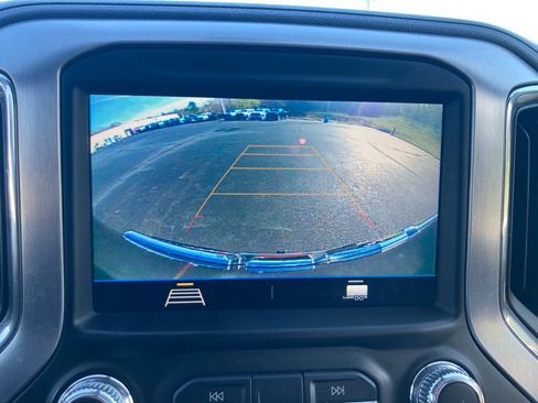 Used 2022 GMC Sierra 1500 SLE image 16