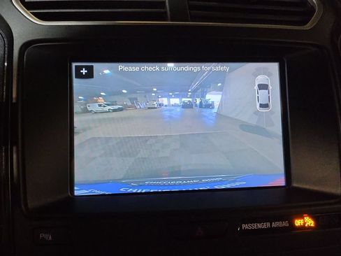 Used 2018 Ford Explorer XLT w/ Equipment Group 202A AWD/4WD image 22