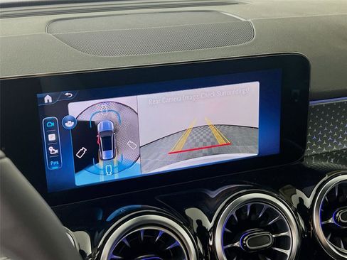 New 2026 Mercedes-Benz GLB 250 4MATIC image 14