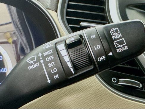 Used 2017 Hyundai Santa Fe SE FWD image 14