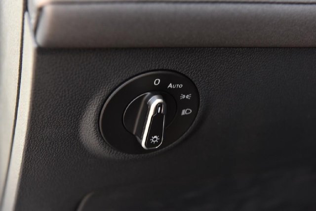 New 2027 Volkswagen Taos SE AWD/4WD image 10