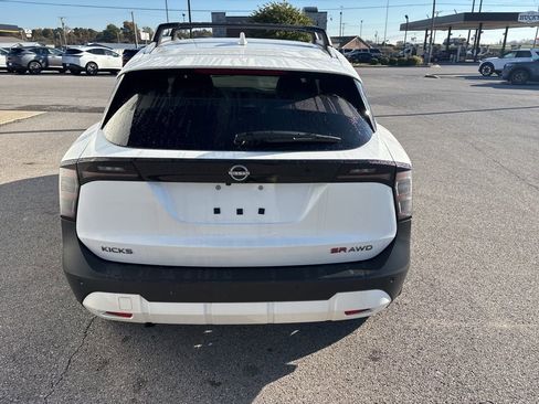 New 2025 Nissan Kicks SR w/ Illumination Package AWD/4WD image 3