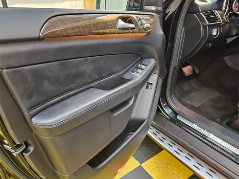 Used 2016 Mercedes-Benz GLE 350 w/ Premium Package image 21