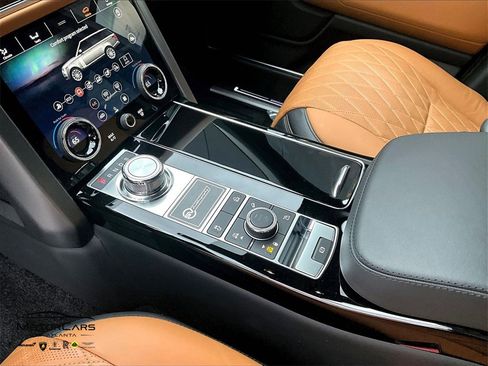 Used 2021 Land Rover Range Rover SV Autobiography Dynamic image 16