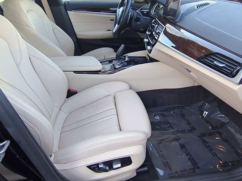 Used 2017 BMW 530i xDrive image 23