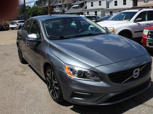 Used 2017 Volvo S60 T5 Dynamic FWD image 3