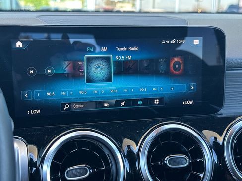 Certified 2022 Mercedes-Benz GLB 250 4MATIC image 20