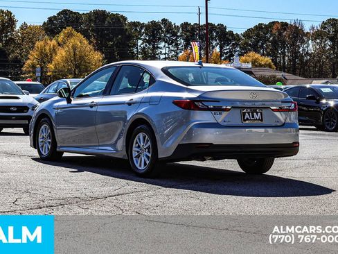 Used 2025 Toyota Camry LE image 7