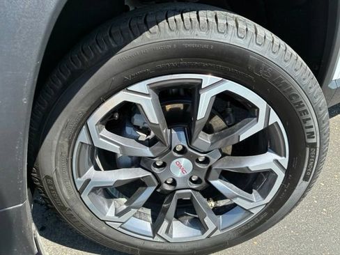 Used 2025 GMC Terrain Elevation w/ Elevation Premium Package AWD/4WD image 20
