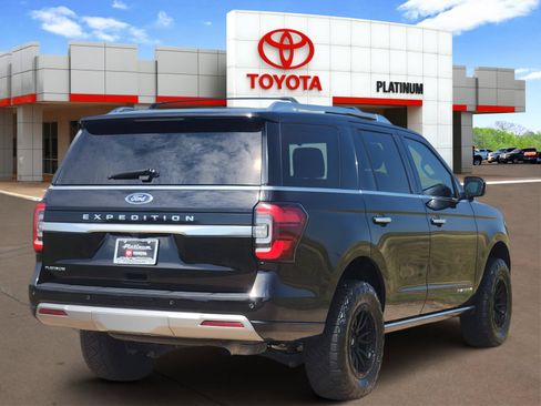Used 2023 Ford Expedition Platinum AWD/4WD image 4