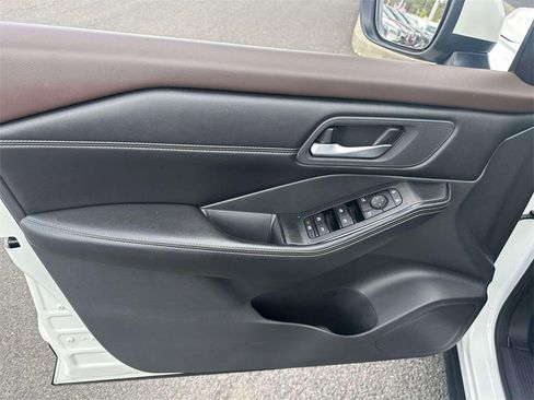 Certified 2023 Nissan Rogue SV w/ SV Premium Package image 16