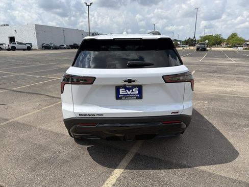 New 2026 Chevrolet Equinox RS w/ Convenience Package III AWD/4WD image 6