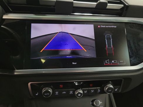 Used 2025 Audi Q3 2.0T Premium image 17