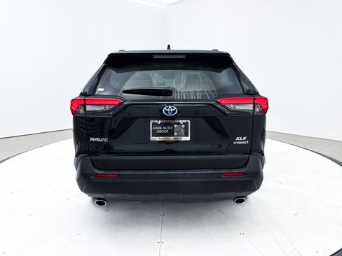 Used 2023 Toyota RAV4 XLE image 17
