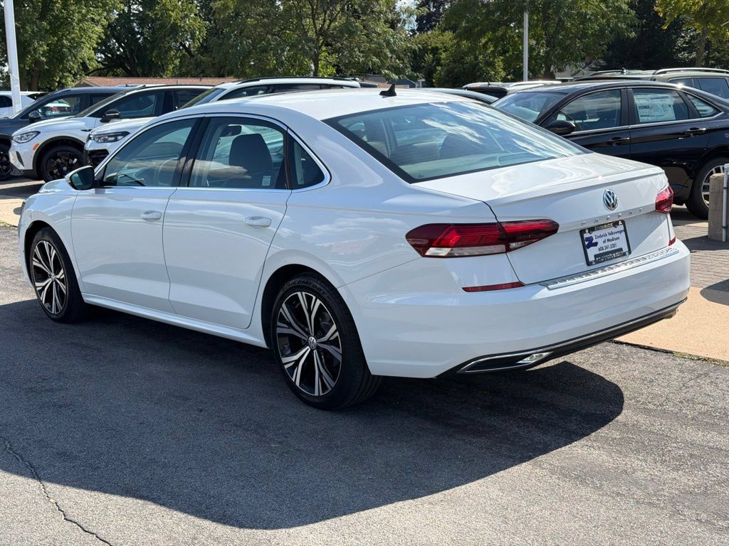 Used 2022 Volkswagen Passat 2.0T SE FWD image 6
