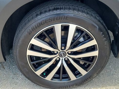 Certified 2025 Nissan Pathfinder Platinum w/ Cargo Package FWD image 9