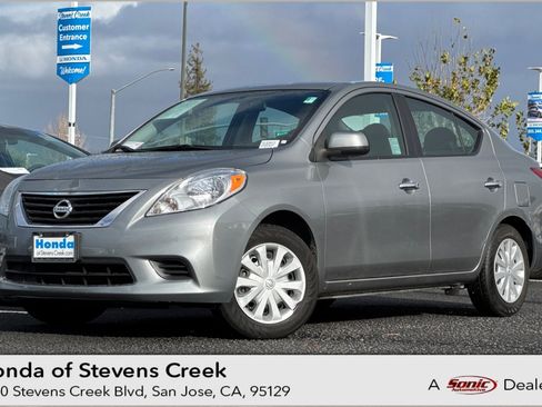 Used 2013 Nissan Versa SV image 1