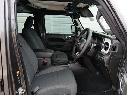 New 2026 Jeep Wrangler Unlimited Sport image 25