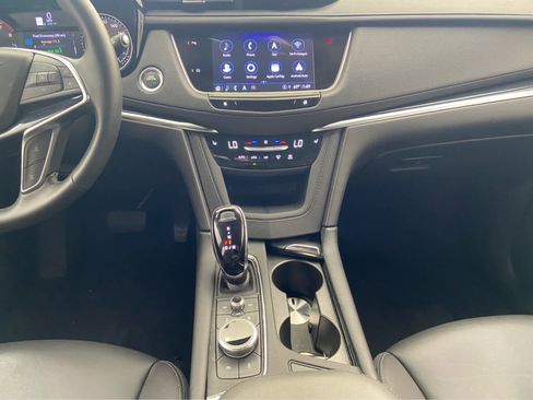 Used 2025 Cadillac XT5 Premium Luxury image 7