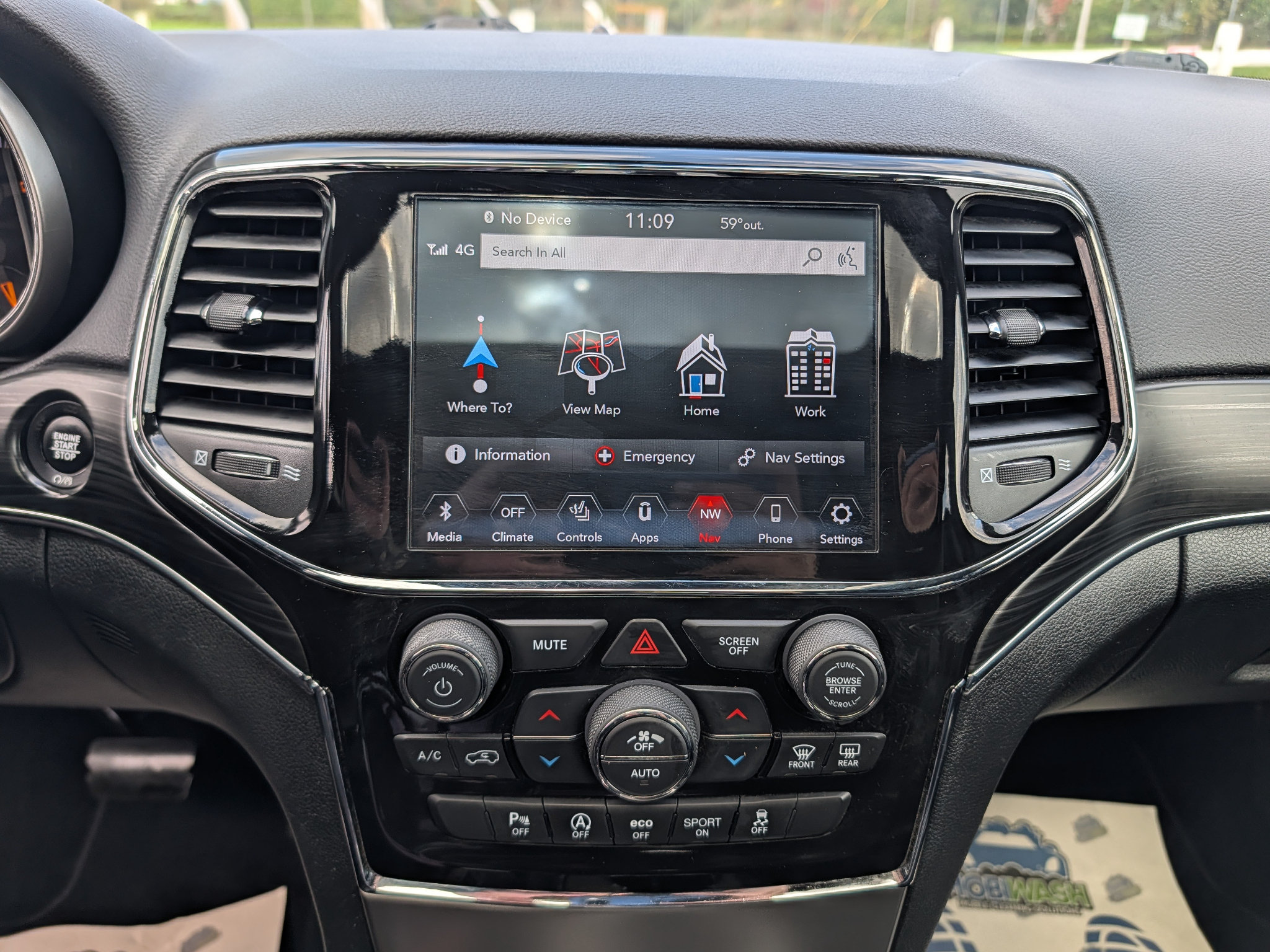 Used 2021 Jeep Grand Cherokee Limited AWD/4WD image 29