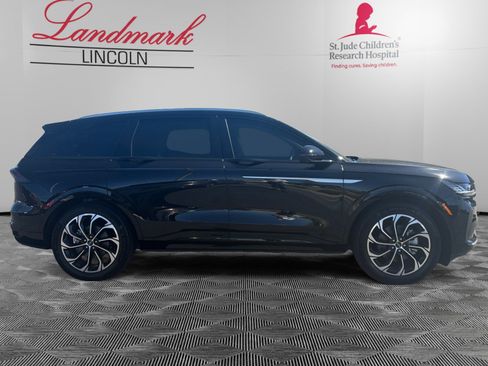 Certified 2025 Lincoln Nautilus Reserve AWD/4WD image 6