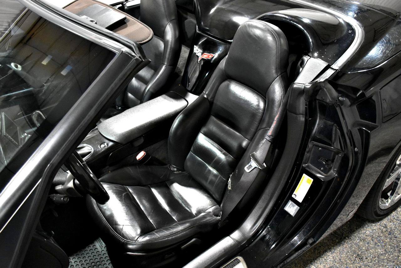 Used 2009 Chevrolet Corvette Convertible w/ Preferred Equipment Group RWD image 19
