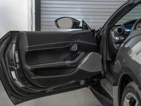 Used 2020 Ferrari Portofino RWD image 25