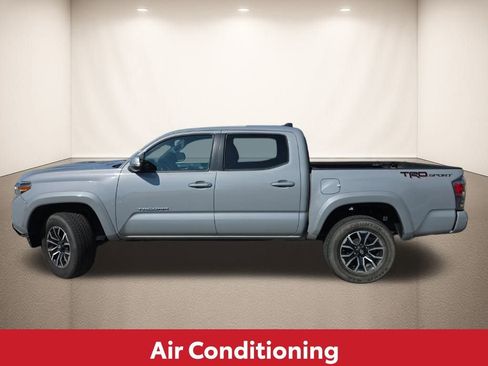 Used 2021 Toyota Tacoma TRD Sport image 3
