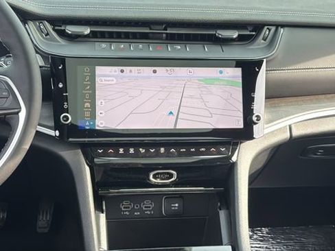 New 2026 Jeep Grand Cherokee L Limited w/ Limited Altitude Package image 17