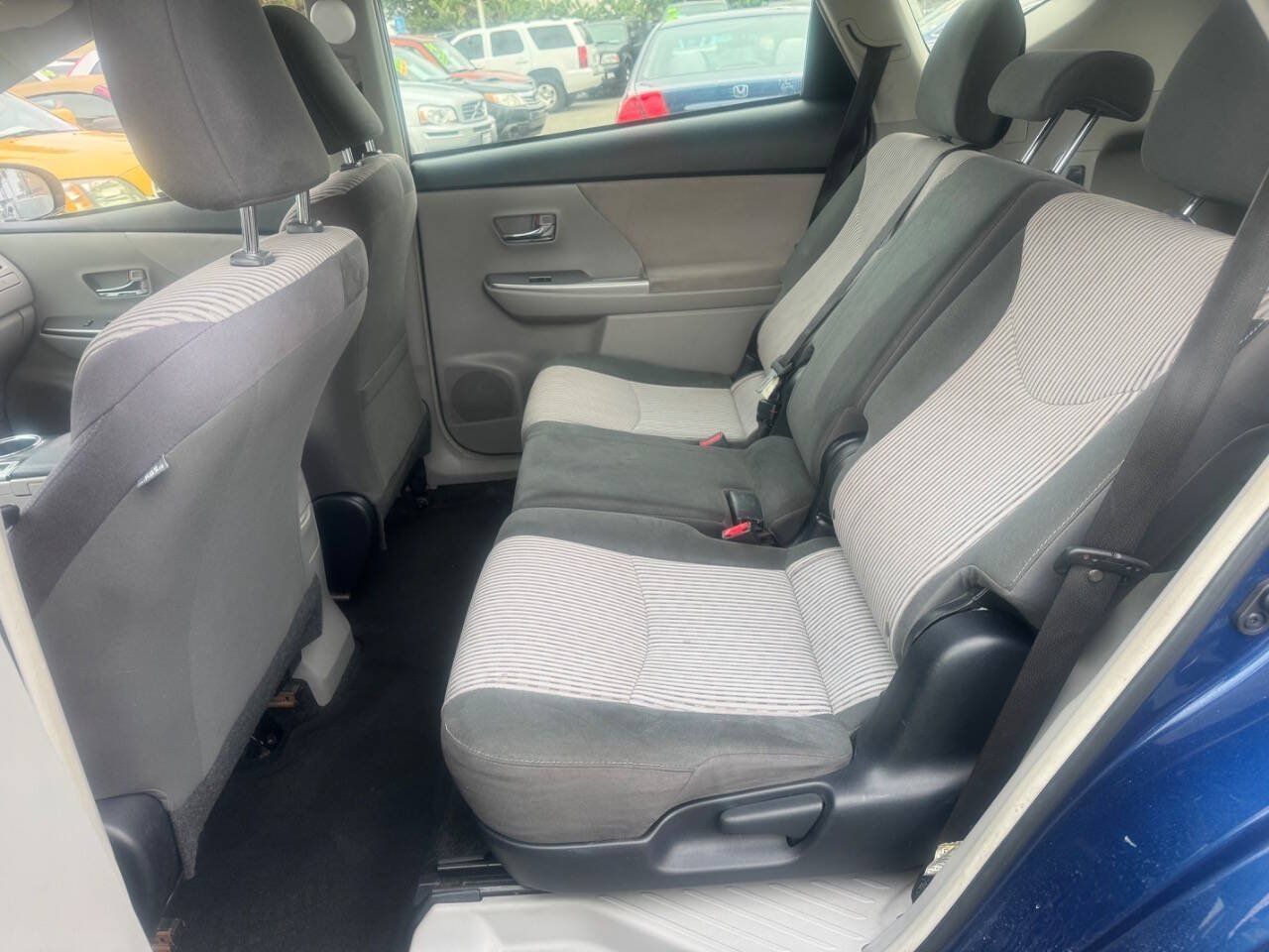 Used 2017 Toyota Prius V Two w/ Carpet Mat Package FWD image 9
