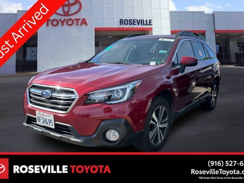 Used 2019 Subaru Outback 2.5i Limited image 1
