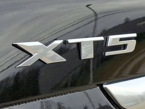 Certified 2025 Cadillac XT5 Premium Luxury image 38